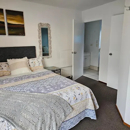 Albert Number 6 Whitianga Exterior photo