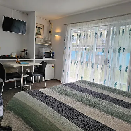 Albert Number 6 Whitianga Exterior photo