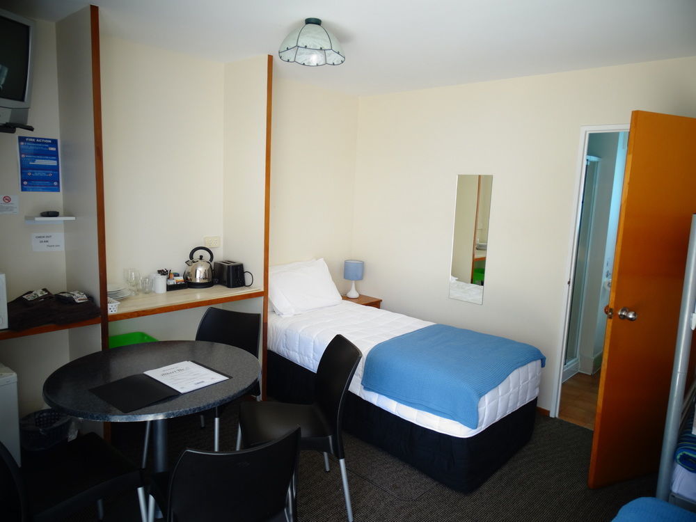 Number 6 Motel
