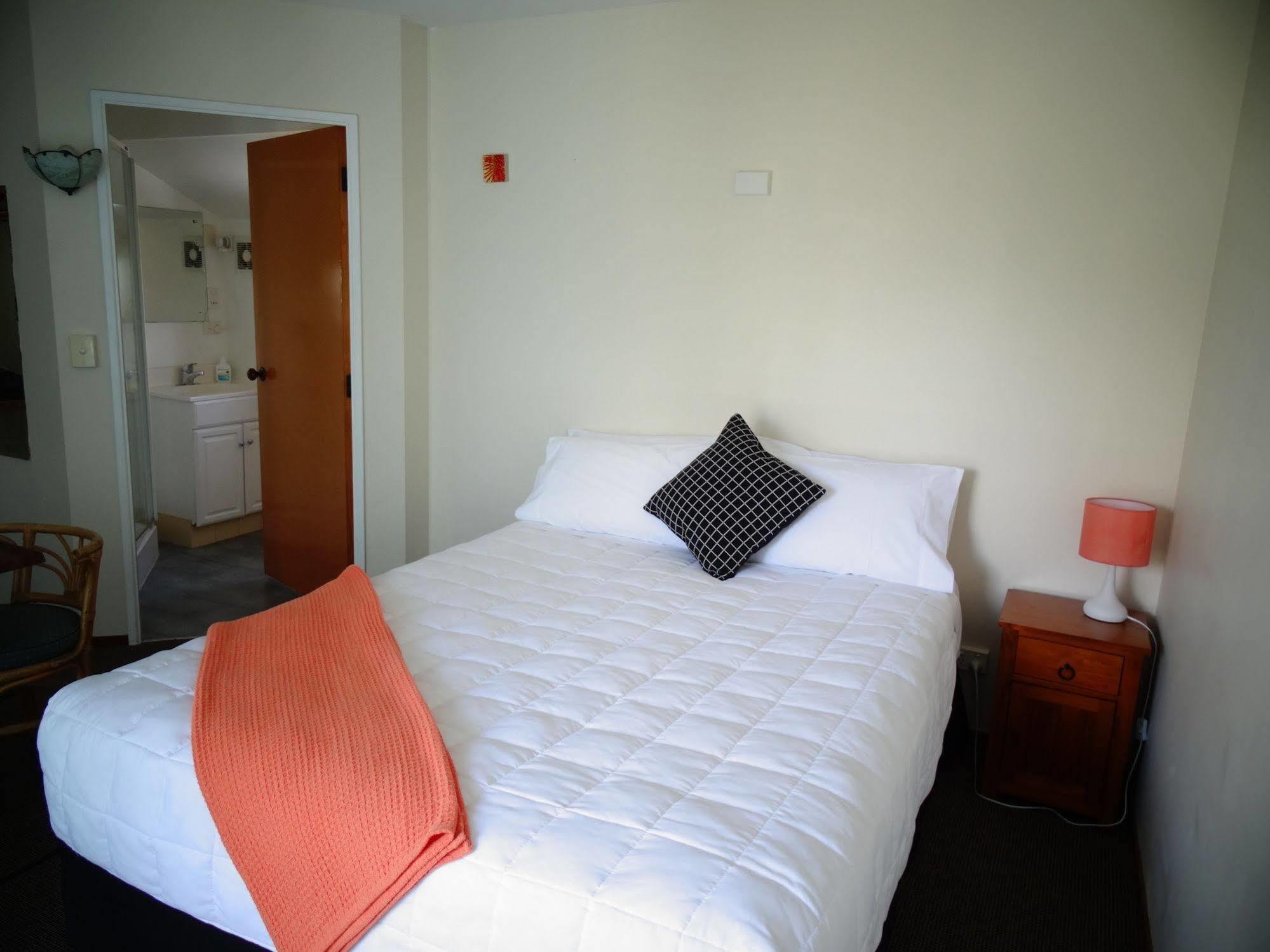 Number 6 Motel