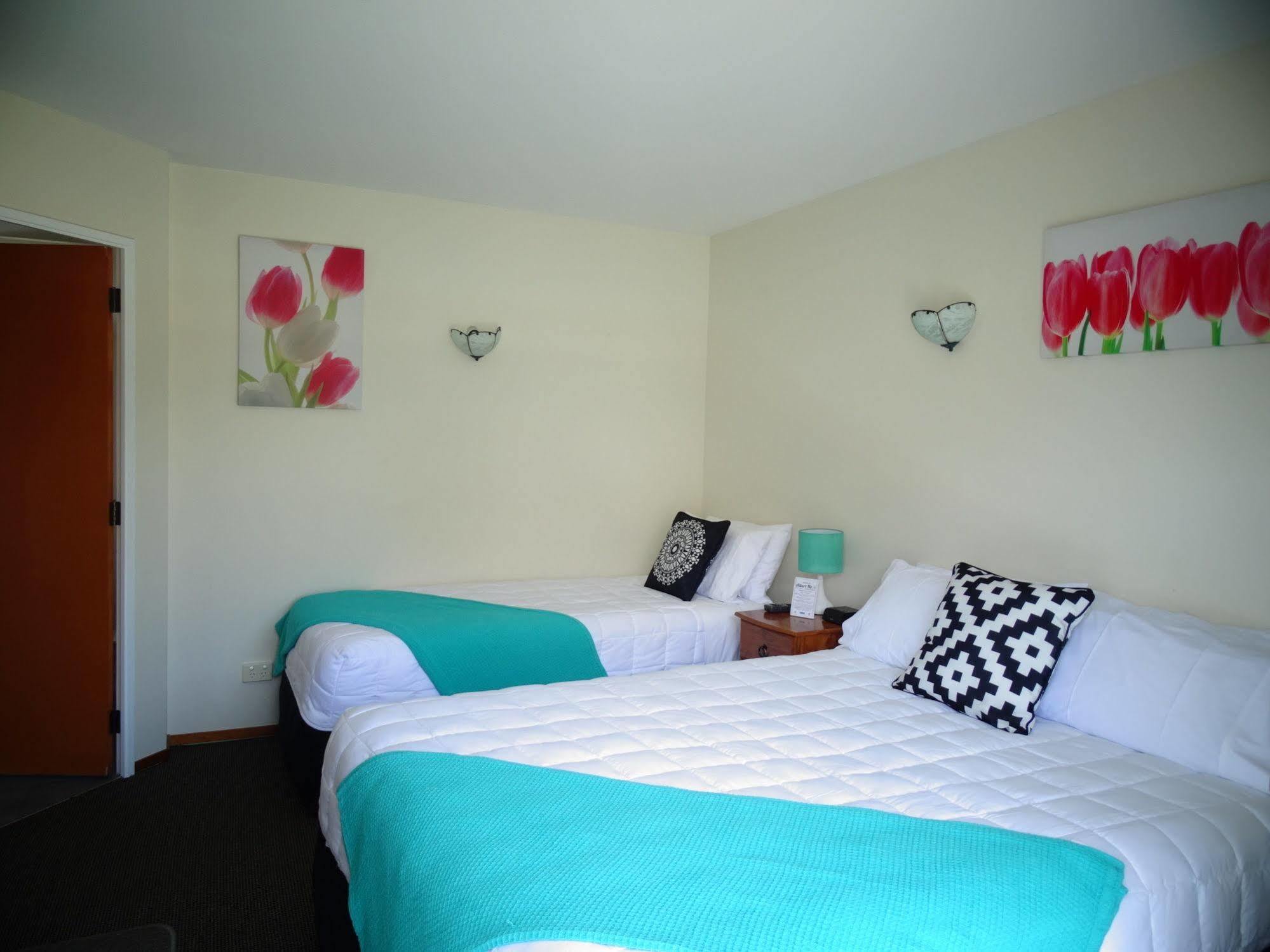 Number 6 Motel 3*